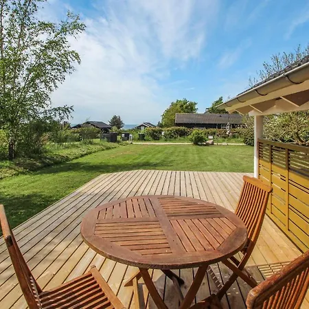 3 Bedroom Lovely In Prázdninový dům