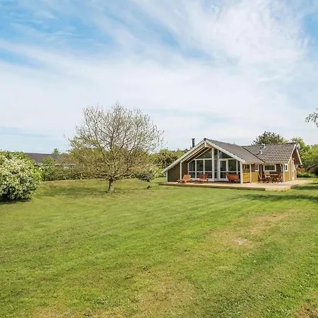 3 Bedroom Lovely In Samso Holiday home *