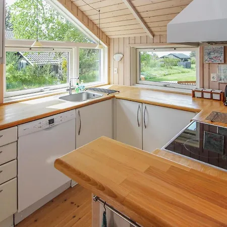 3 Bedroom Lovely In Vakantiehuis Samsø