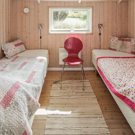 3 Bedroom Lovely In Semesterbostad
