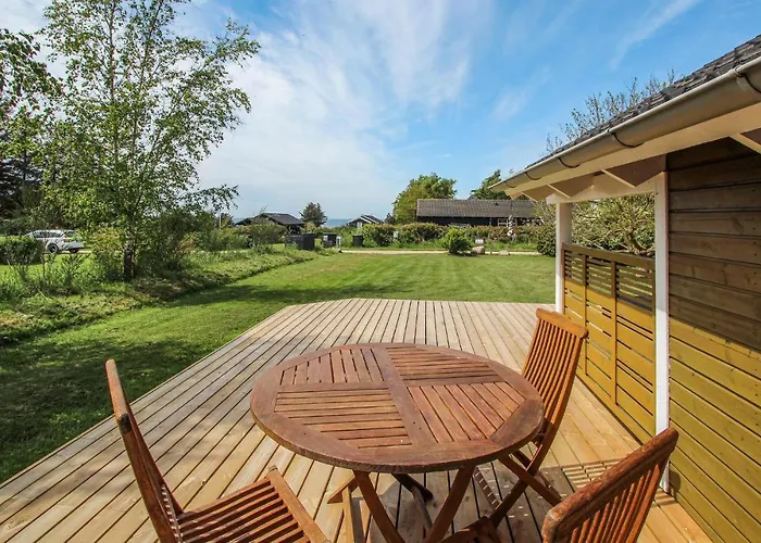 3 Bedroom Lovely In Ferienhaus